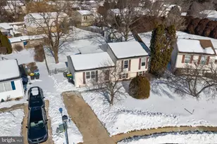 6 Old Fence Ln, Newark, DE 19702 - Photo 2