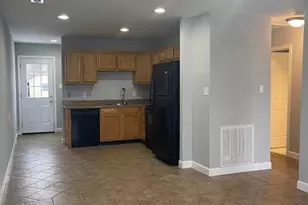 604 Green Tree Ln, Bear, DE 19701 - Photo 2