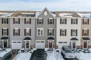 2047 Rivers Dr, Newark, DE 19702 - Photo 1