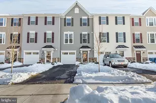 2047 Rivers Dr, Newark, DE 19702 - Photo 2