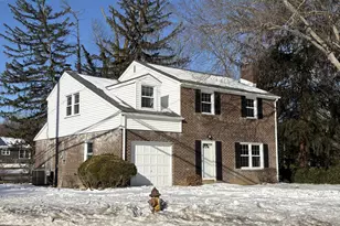 724 Brook Dr, Newark, DE 19713 - Photo 1