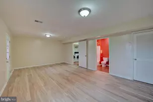 536 Van Dyke Cir, Newark, DE 19702 - Photo 8