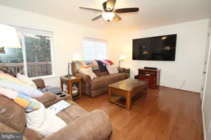 303 Lynley Ln, Newark, DE 19711 - Photo 2