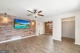 53 E Edinburgh Dr, New Castle, DE 19720 - Photo 2