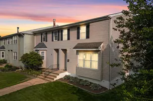 128 E Green Valley Cir, Newark, DE 19711 - Photo 2