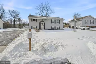 831 Broadfield Dr, Newark, DE 19713 - Photo 1