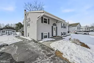 831 Broadfield Dr, Newark, DE 19713 - Photo 2