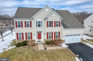 301 E Furrow Ln, Newark, DE 19702 - Photo 2