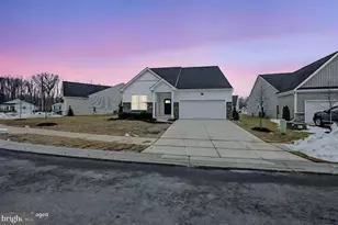 676 Mayfield Fls Dr, Newark, DE 19702 - Photo 2