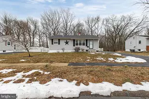 404 Tamara Cir, Newark, DE 19711 - Photo 2