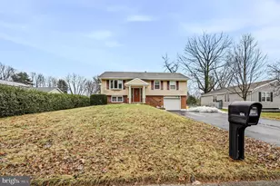 124 Garwood Dr, Bear, DE 19701 - Photo 2