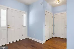 18 Devalinder Dr, Newark, DE 19702 - Photo 2