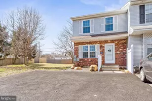 28 W Perpen Ct, Newark, DE 19702 - Photo 2