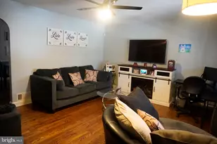 318 W 39th St, Wilmington, DE 19802 - Photo 2