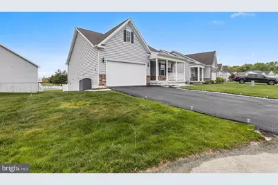 219 N Heron Circle, New Castle, DE 19720 - Photo 2