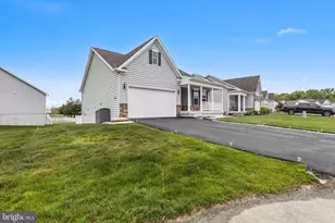 219 N Heron Circle, New Castle, DE 19720 - Photo 2