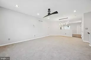 640 Jacobsen Cir, Newark, DE 19702 - Photo 12