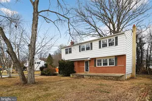 100 Rose Cir, Newark, DE 19711 - Photo 2