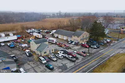 327 Airport Road, New Castle, DE 19720 - Photo 1