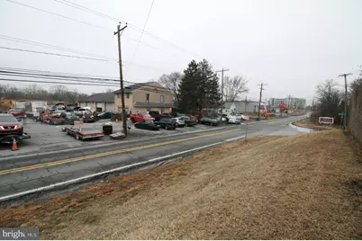 327 Airport Road, New Castle, DE 19720 - Photo 16