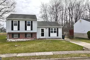 8 Sue Ln, Newark, DE 19711 - Photo 2