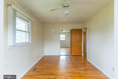 303 Wooddale Avenue, New Castle, DE 19720 - Photo 14