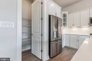 19 Golden Raintree Ct, Middletown, DE 19709 - Photo 4