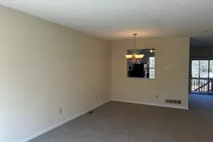 892 N Waterford Ln, Wilmington, DE 19808 - Photo 2