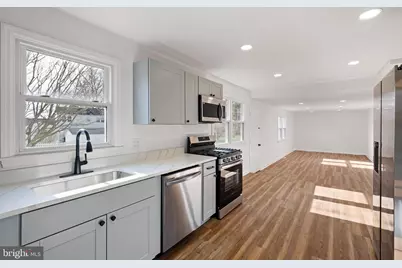 325 E Roosevelt Avenue, New Castle, DE 19720 - Photo 4