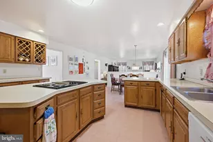 304 Bartram Ln E, Hockessin, DE 19707 - Photo 6