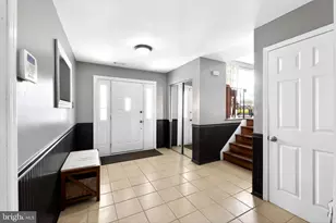 28 Donwood Dr, New Castle, DE 19720 - Photo 2