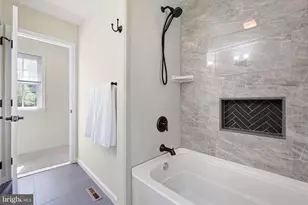 404 E Hawthorne Ct E, Hockessin, DE 19707 - Photo 38