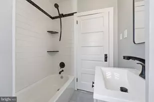 2201 N Locust St, Wilmington, DE 19802 - Photo 18