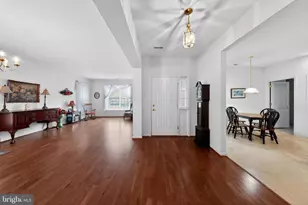 27 Springmill Dr, Middletown, DE 19709 - Photo 2