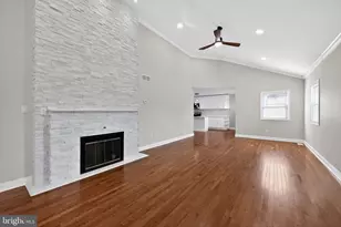 207 Rolling Green Ave, New Castle, DE 19720 - Photo 16