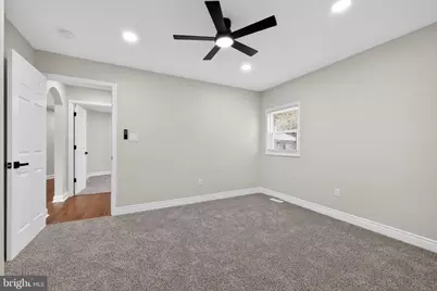 207 Rolling Green Avenue, New Castle, DE 19720 - Photo 32