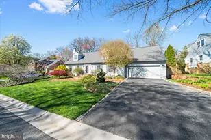 25 Dickinson Ln, Wilmington, DE 19807 - Photo 2