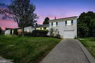 49 E Avon Dr, Claymont, DE 19703 - Photo 2