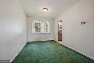 49 E Avon Dr, Claymont, DE 19703 - Photo 8