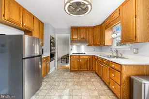 306 Vassar Dr, Newark, DE 19711 - Photo 2