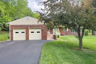 300 Suffolk Dr, Bear, DE 19701 - Photo 4