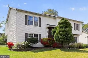 52 Castle Run Dr, Bear, DE 19701 - Photo 2