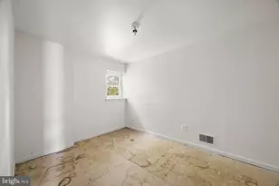 624 W 8th St, Wilmington, DE 19801 - Photo 8