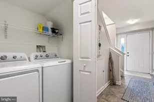 16 Highland Cir, Newark, DE 19713 - Photo 2