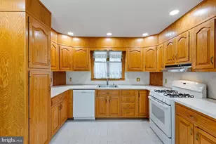 3209 Bristol Dr, Wilmington, DE 19808 - Photo 2