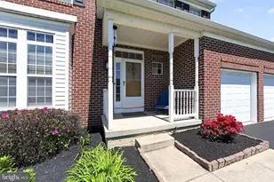 222 W Hope Ct, Bear, DE 19701 - Photo 2