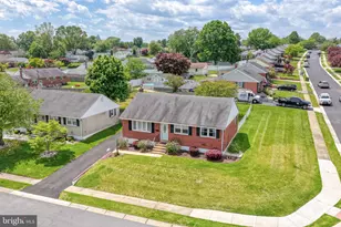 2307 Frann Dr, Wilmington, DE 19808 - Photo 2