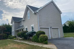 102 Sweethollow Dr, Bear, DE 19701 - Photo 2