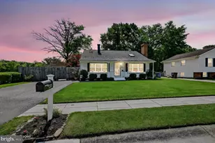 881 Broadfield Dr, Newark, DE 19713 - Photo 2