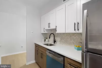 1301 Harrison Street #402, Wilmington, DE 19806 - Photo 2